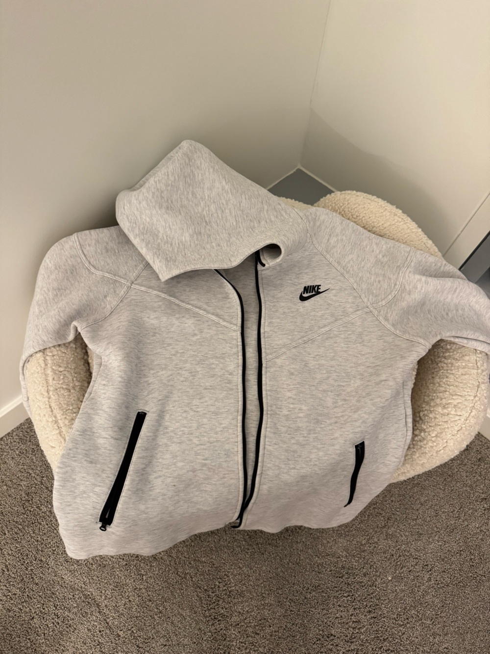 Nike Tech Hoodie (Grey)